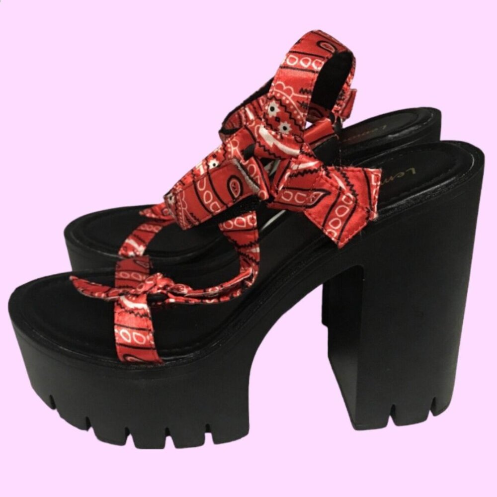 NWT LEMONADE Women's Black Sandal Red Banda Print